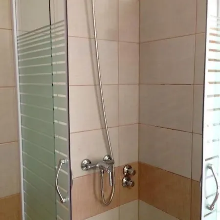 Preshaz Szallas A Szent Gyoergy-hegyen Apartman *